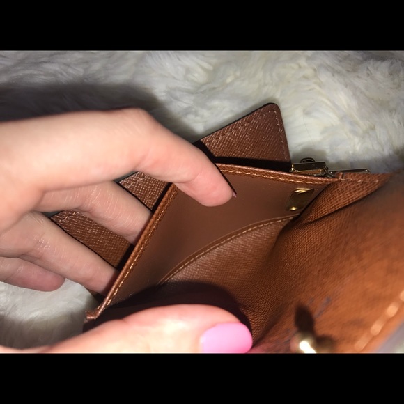 Louis Vuitton 6 Key Holder Monogram - Picture 11 of 12